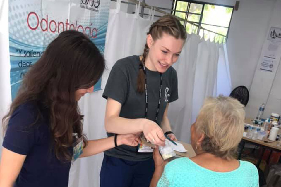 Lauren Adamchick was among the School of Pharmacy students to travel to El Salvador on a medical mission.