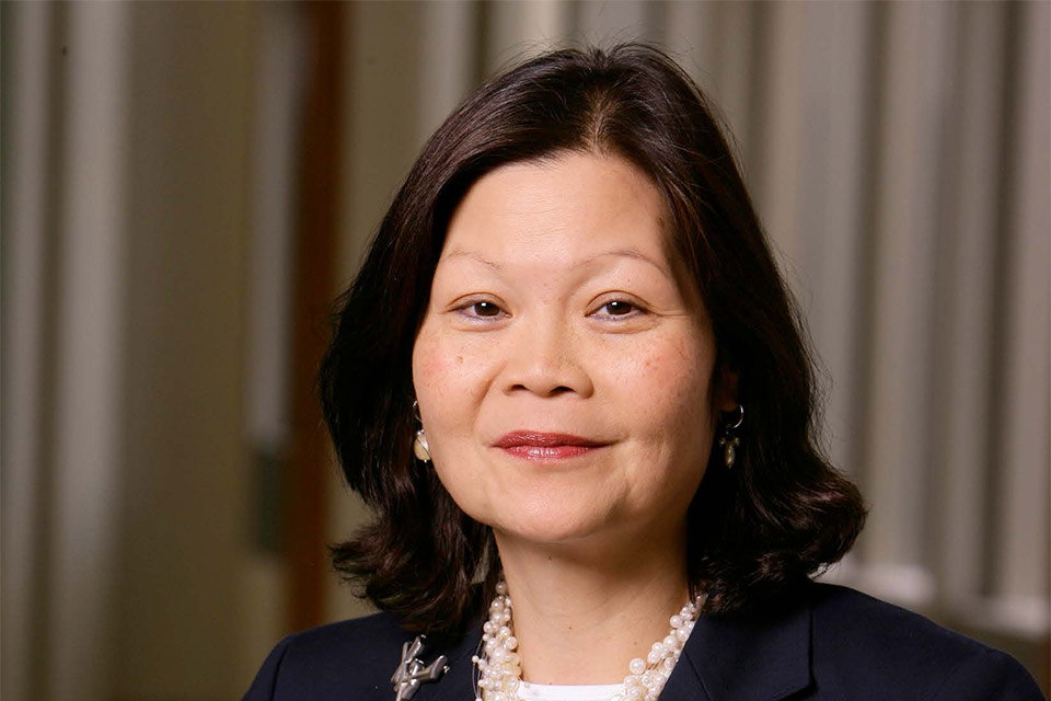 Dr. Carolyn Yauyan Woo