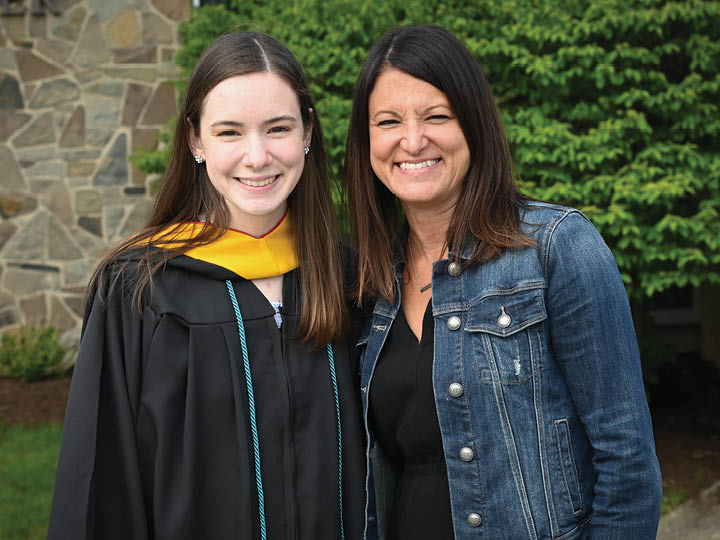 Abbie King with mother Renee Aksterowicz
